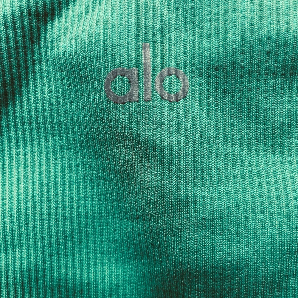 ALO set Seamless Ribbed Favorite Bra Tank+ seamless ribbed favorite shorts green - Picture 13 of 16